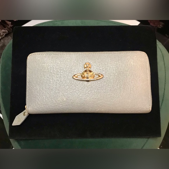 Vivienne Westwood Gray Orb Clutch With Gold Tone Hardware Clutch - Picture 1 of 14